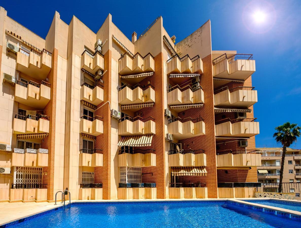 Holiday Royal Suite Concordia Торрев'єха Екстер'єр фото